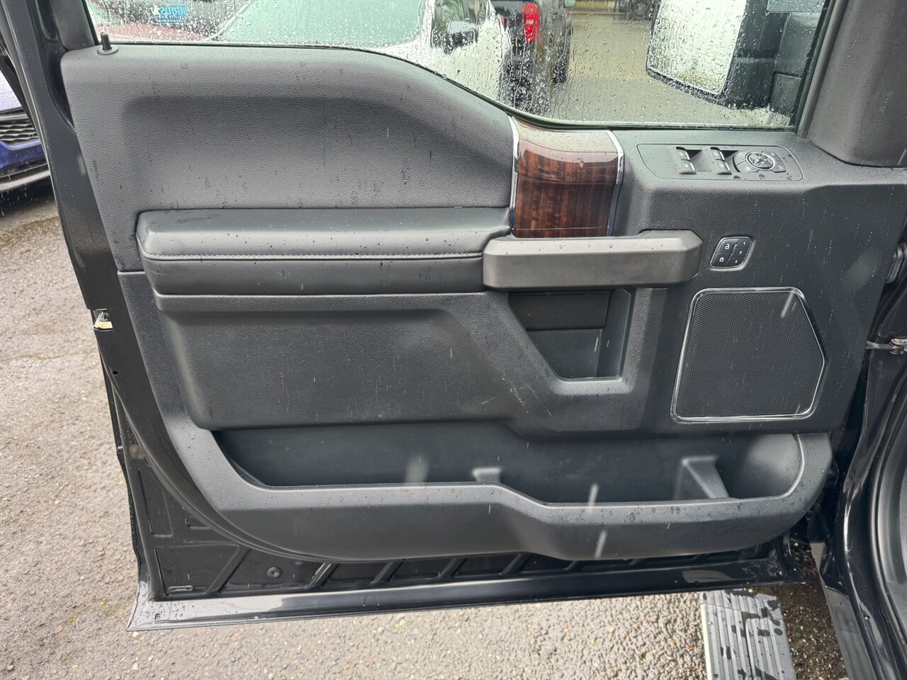 2015 Ford F-150 Platinum 4x4 ADAPTIVE CRUISE PANORAMA   - Photo 12 - Portland, OR 97211