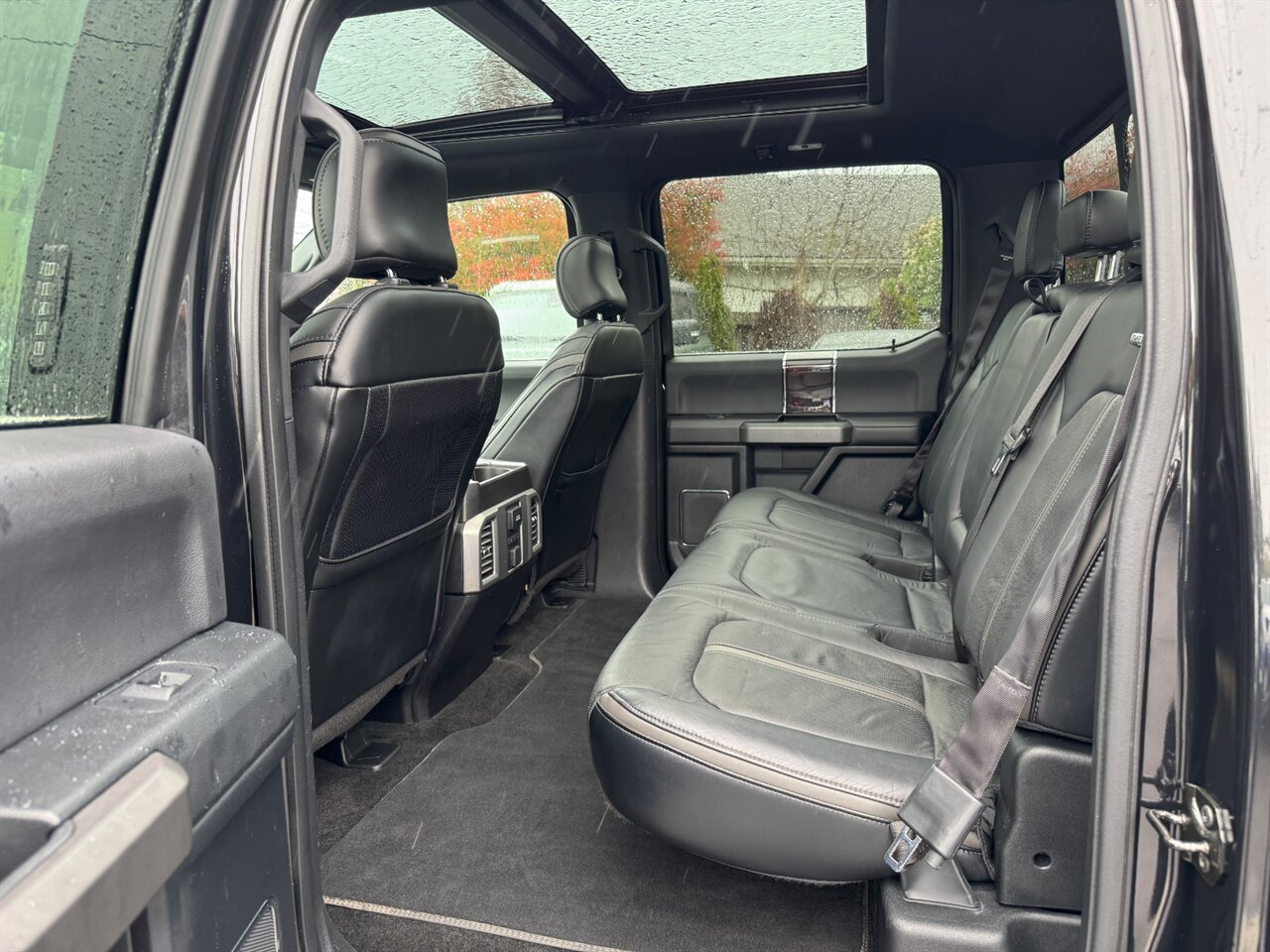 2015 Ford F-150 Platinum 4x4 ADAPTIVE CRUISE PANORAMA   - Photo 13 - Portland, OR 97211