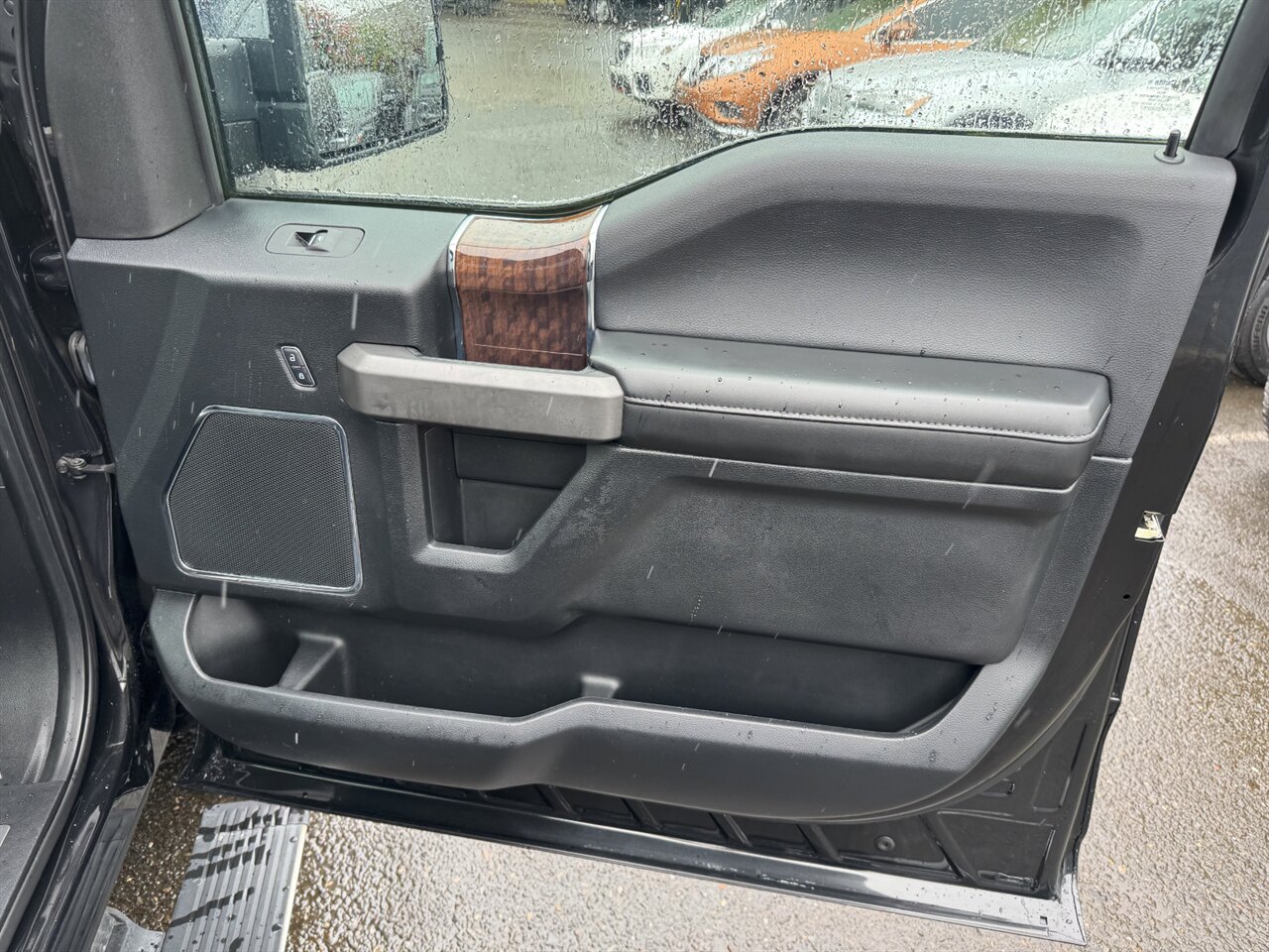 2015 Ford F-150 Platinum 4x4 ADAPTIVE CRUISE PANORAMA   - Photo 20 - Portland, OR 97211