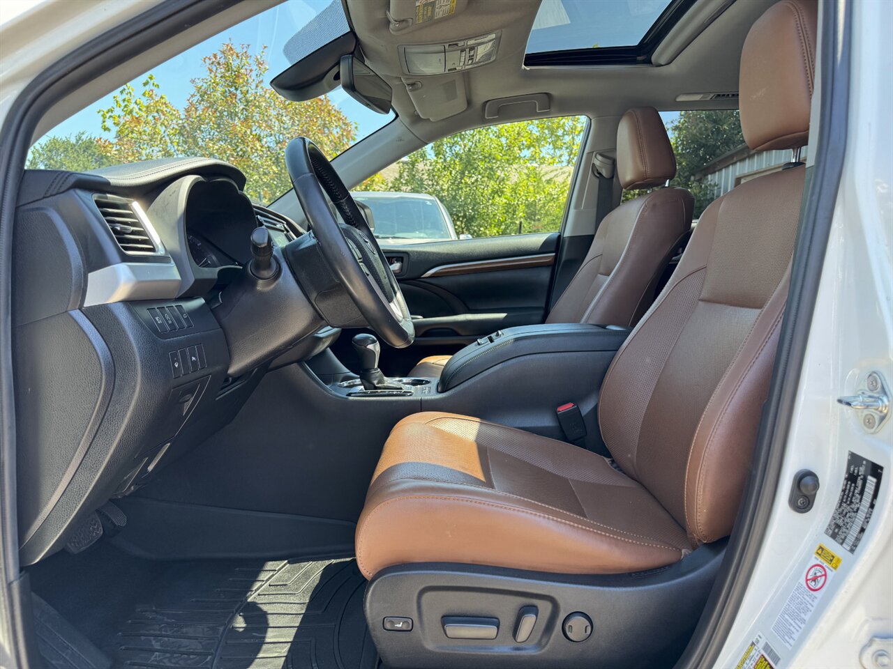 2019 Toyota Highlander Limited AWD ADAPTIVE CRUISE 1-OWNER - Photo 11 - Portland, OR 97211