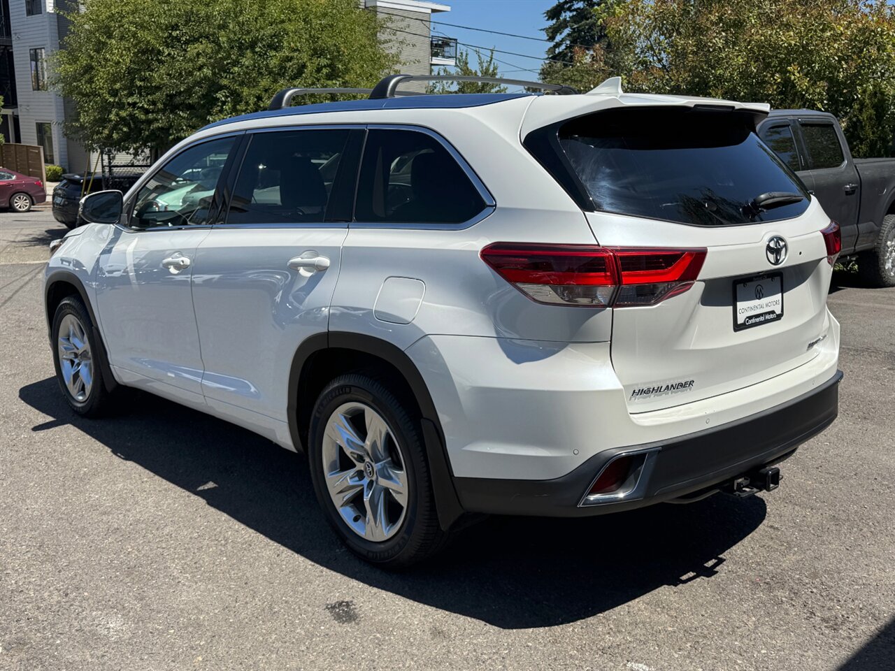 2019 Toyota Highlander Limited AWD ADAPTIVE CRUISE 1-OWNER - Photo 10 - Portland, OR 97211