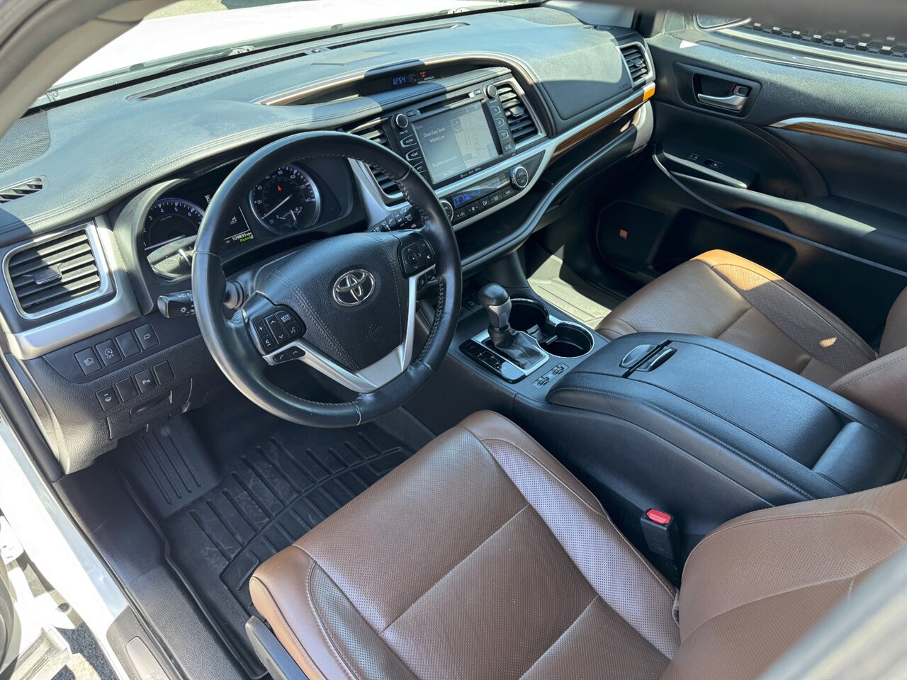 2019 Toyota Highlander Limited AWD ADAPTIVE CRUISE 1-OWNER - Photo 2 - Portland, OR 97211