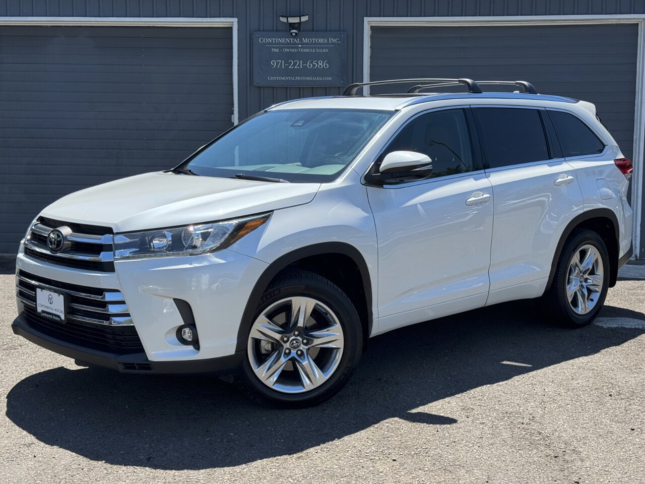 2019 Toyota Highlander Limited AWD ADAPTIVE CRUISE 1-OWNER - Photo 1 - Portland, OR 97211