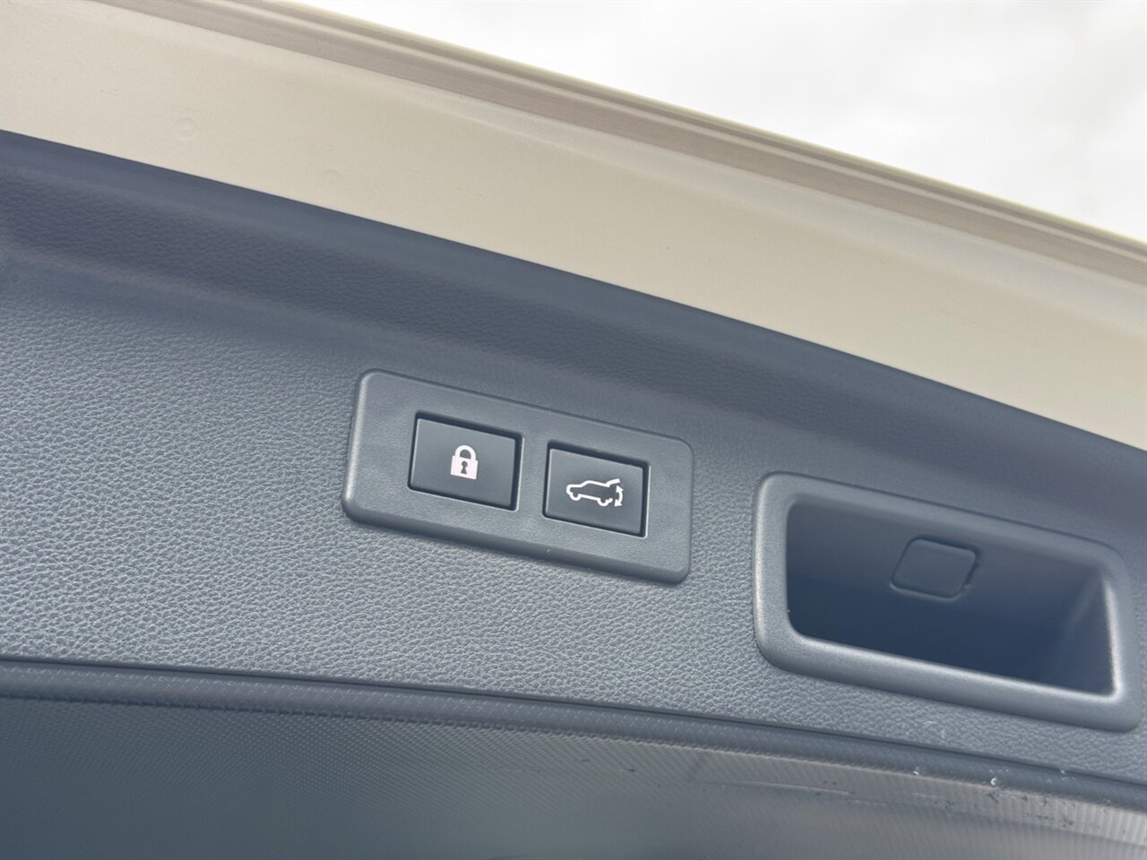 2022 Subaru Forester Limited AWD NAV ADAPTIVE ONLY 26K MILES   - Photo 15 - Portland, OR 97211