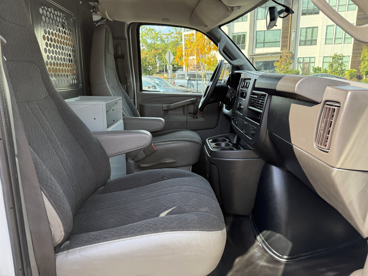 2019 Chevrolet Express 2500 BACKUP CAMERA - Photo 16 - Portland, OR 97211
