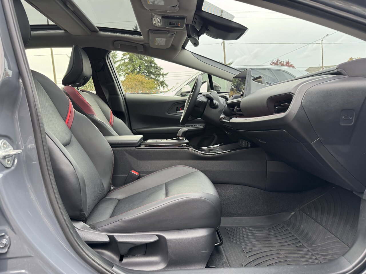 2024 Toyota Prius Prime XSE   - Photo 19 - Portland, OR 97211