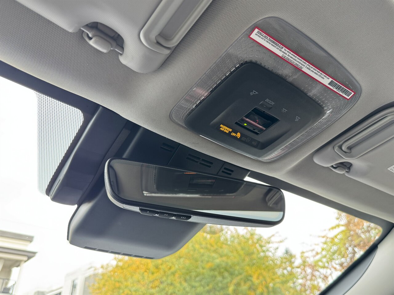 2024 Toyota Prius Prime XSE   - Photo 33 - Portland, OR 97211