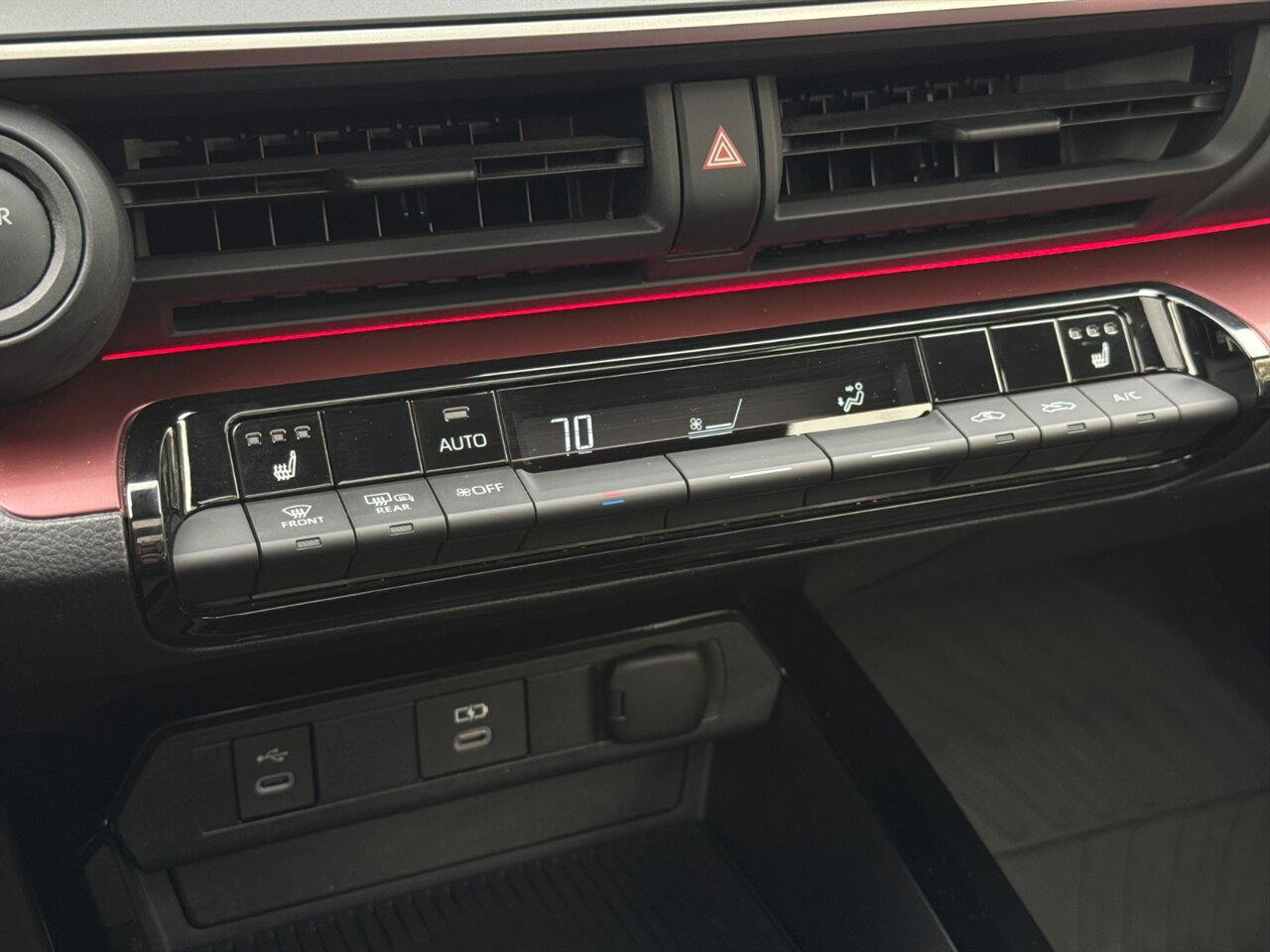 2024 Toyota Prius Prime XSE   - Photo 29 - Portland, OR 97211