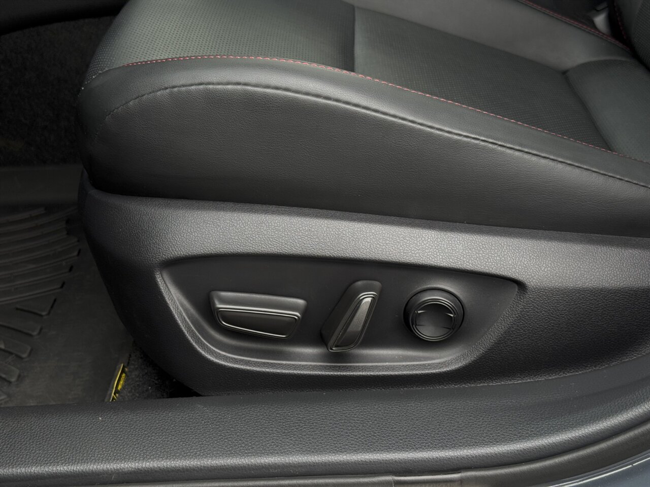 2024 Toyota Prius Prime XSE   - Photo 22 - Portland, OR 97211