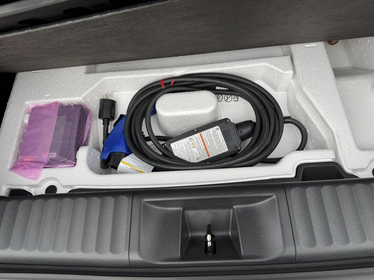 2024 Toyota Prius Prime XSE   - Photo 16 - Portland, OR 97211