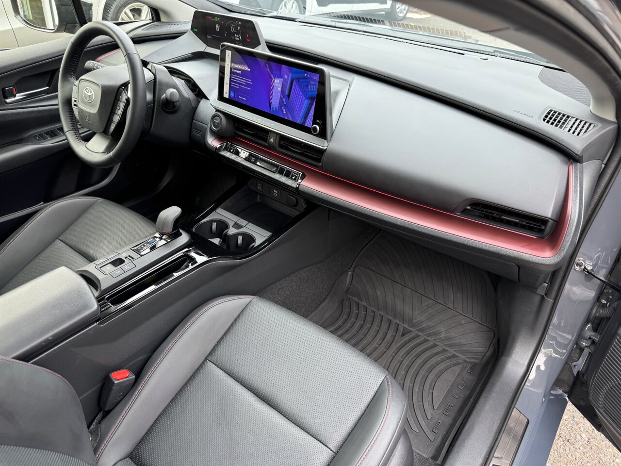 2024 Toyota Prius Prime XSE   - Photo 18 - Portland, OR 97211
