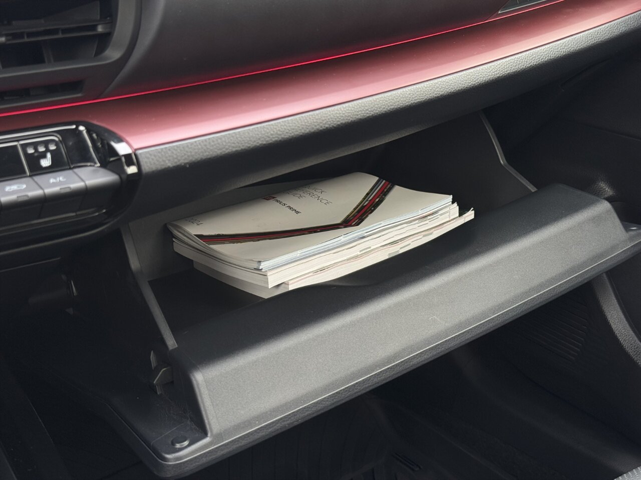 2024 Toyota Prius Prime XSE   - Photo 32 - Portland, OR 97211