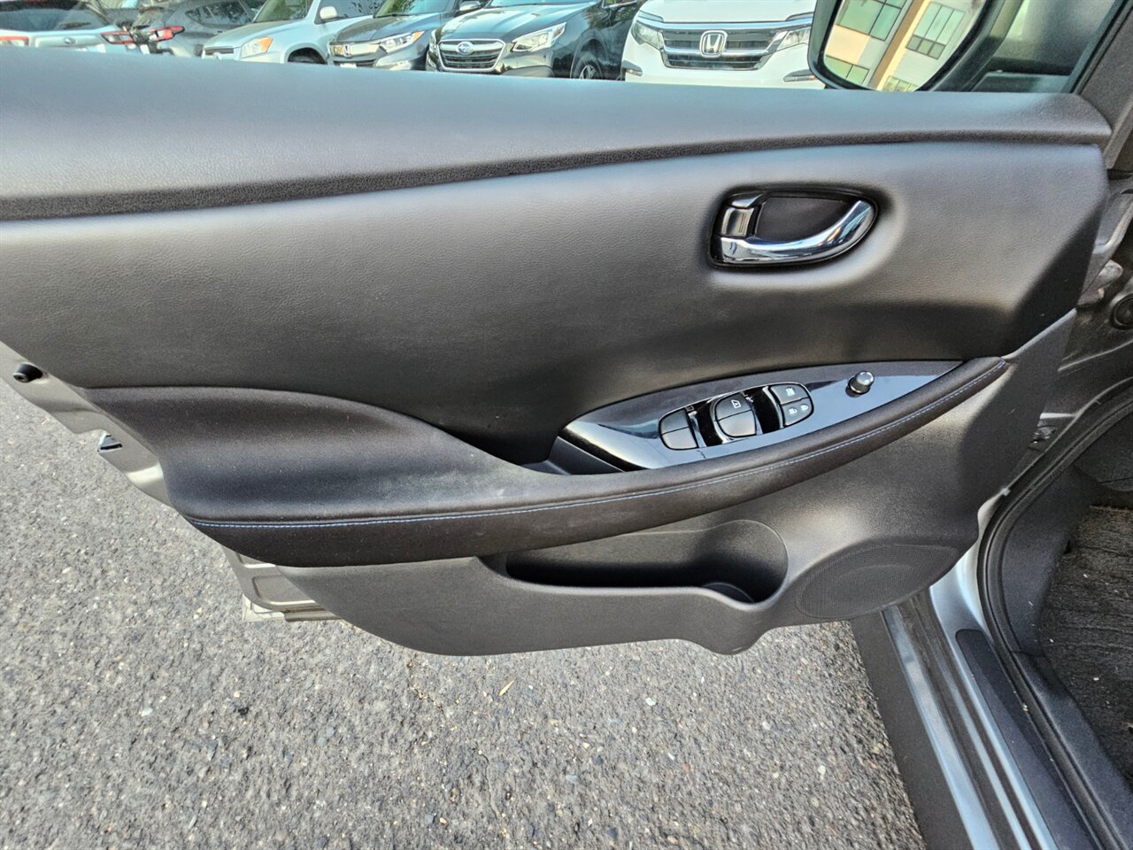 2021 Nissan LEAF SV - EV REBATE $4000 - Photo 12 - Portland, OR 97211