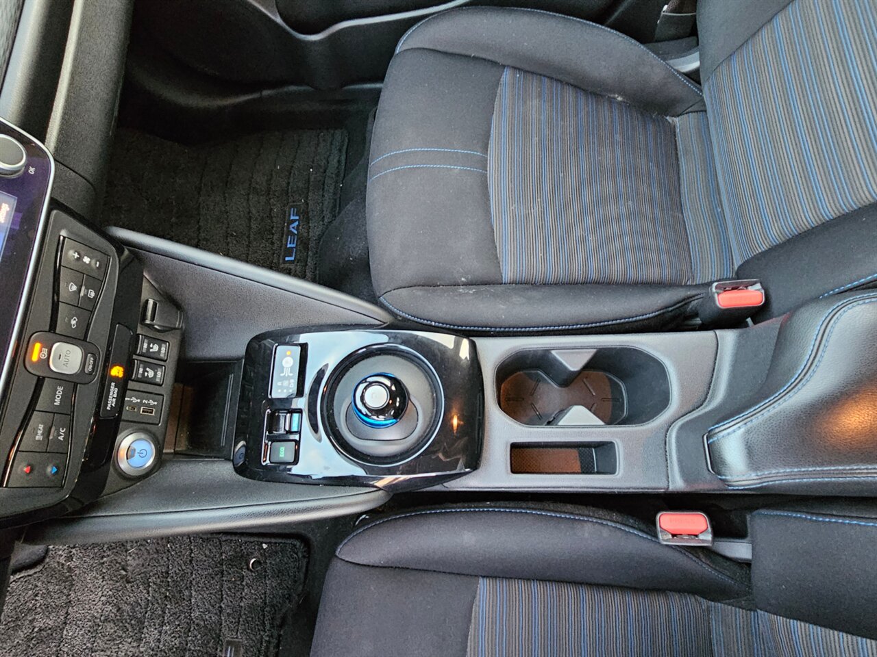 2021 Nissan LEAF SV - EV REBATE $4000 - Photo 22 - Portland, OR 97211
