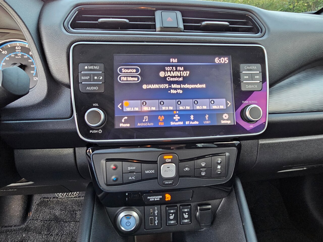 2021 Nissan LEAF SV - EV REBATE $4000 - Photo 21 - Portland, OR 97211