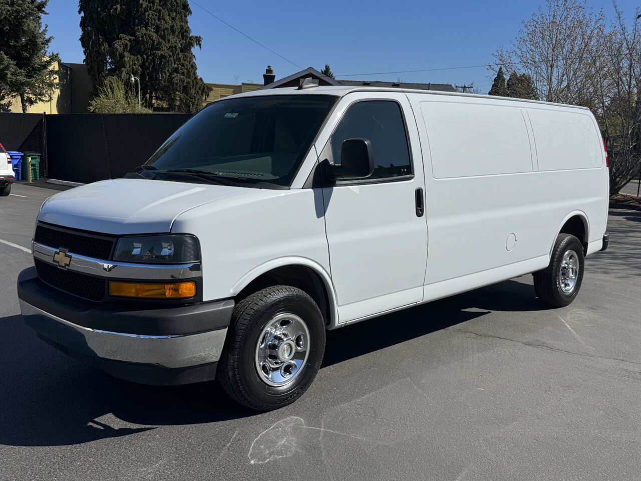 2020 Chevrolet Express 3500   - Photo 3 - Portland, OR 97211