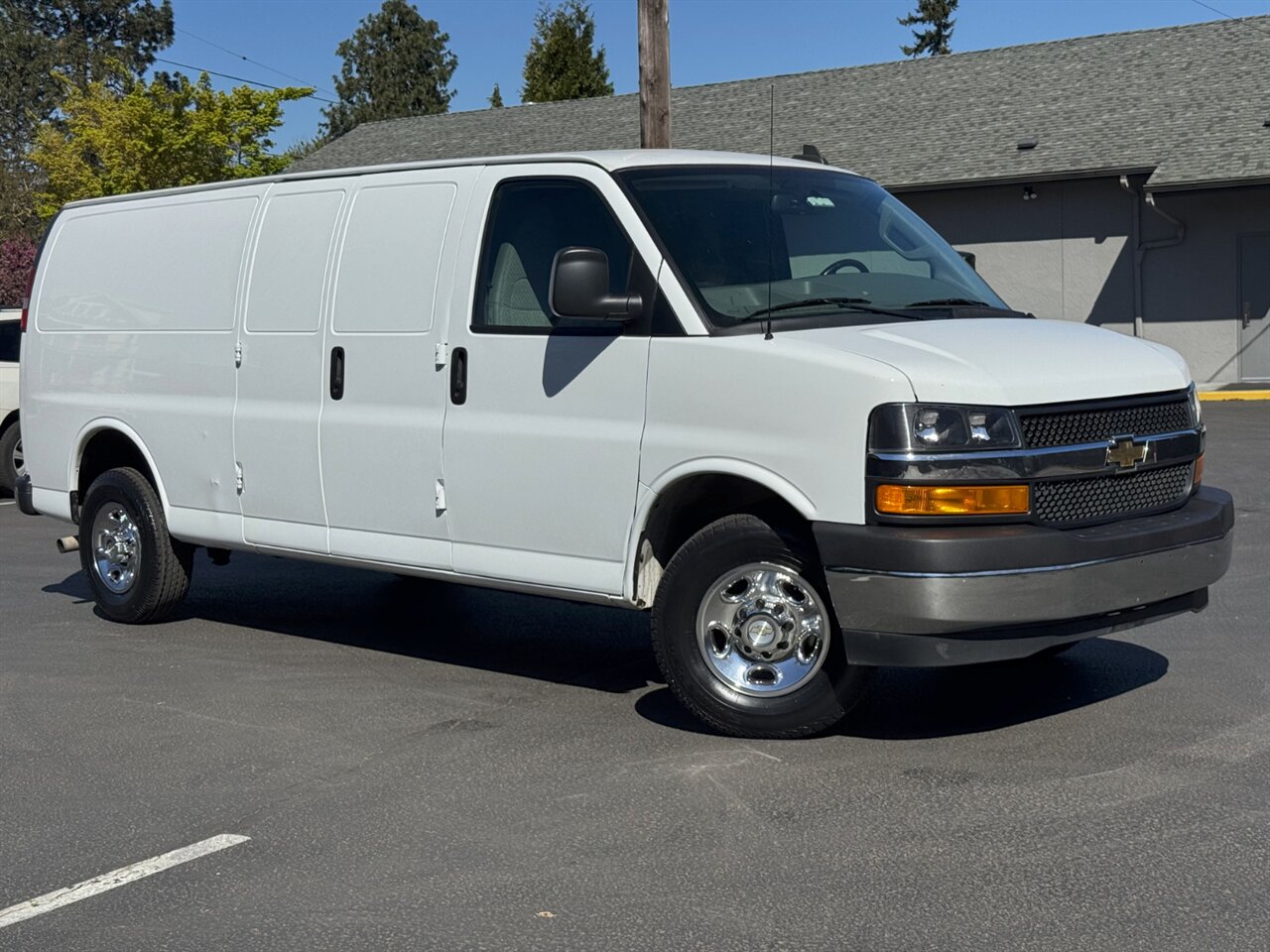 2020 Chevrolet Express 3500   - Photo 1 - Portland, OR 97211