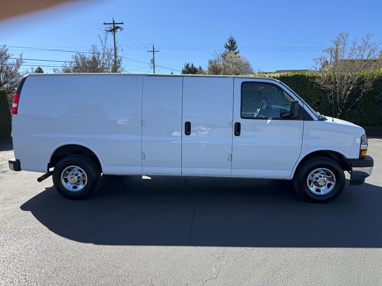 2020 Chevrolet Express 3500   - Photo 7 - Portland, OR 97211
