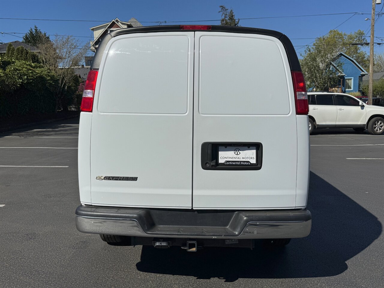 2020 Chevrolet Express 3500   - Photo 9 - Portland, OR 97211