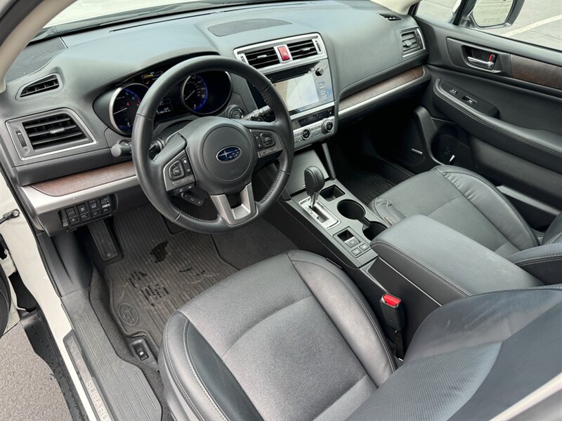 2017 Subaru Outback 3.6R Limited LOADED ONLY 18K MILES  