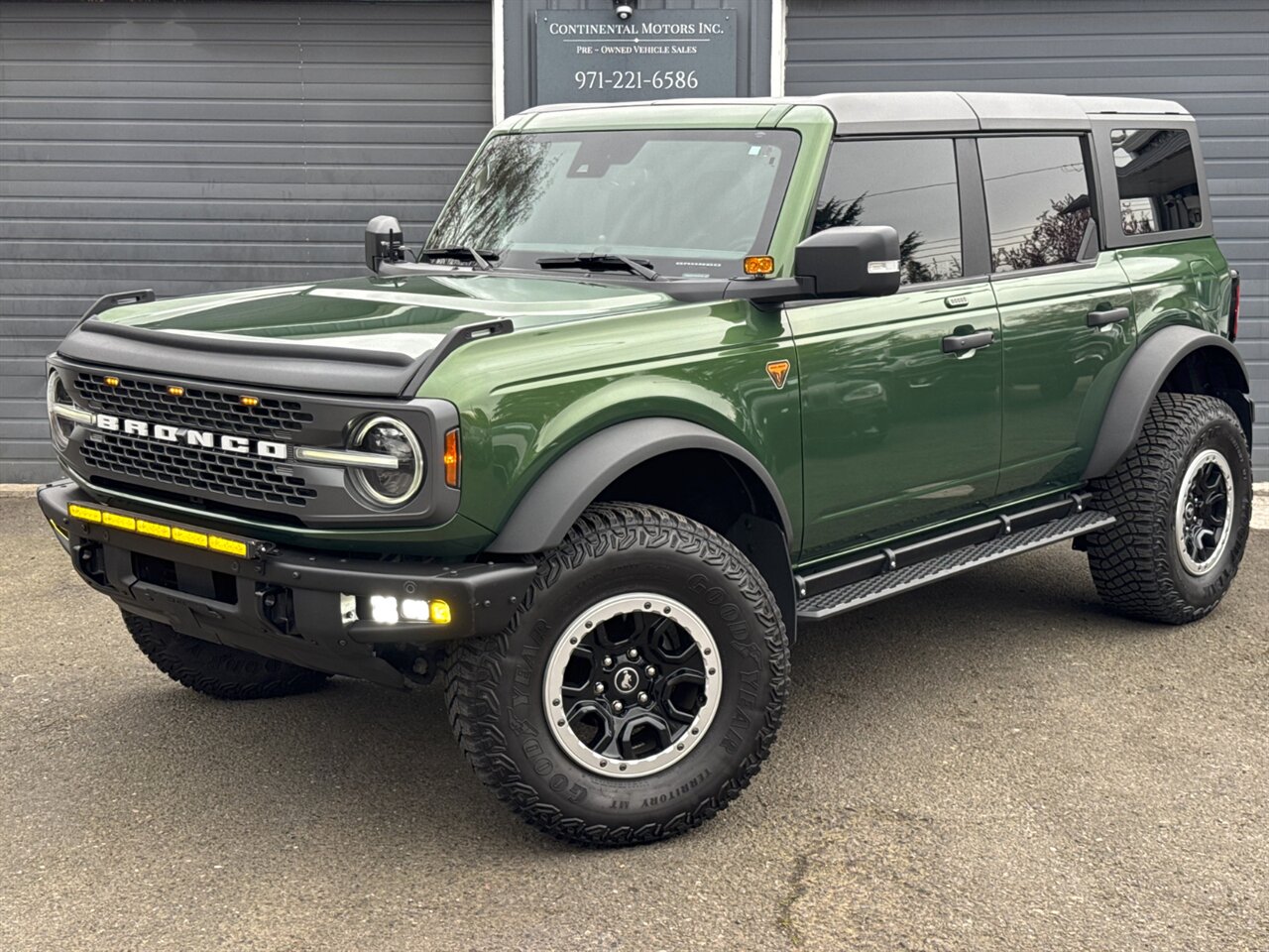 2022 Ford Bronco Badlands Advanced   - Photo 1 - Portland, OR 97211