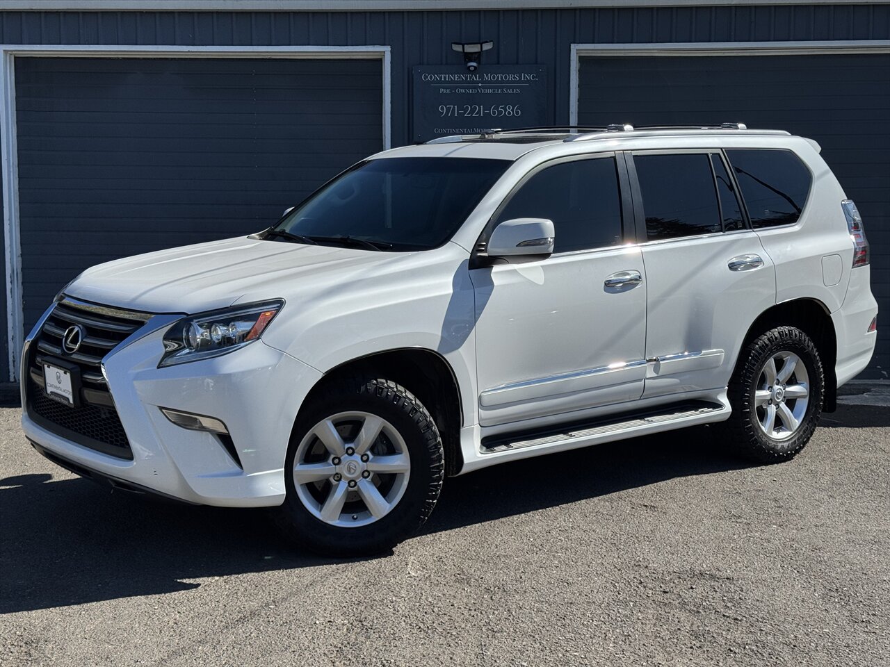 2015 Lexus GX 460   - Photo 1 - Portland, OR 97211