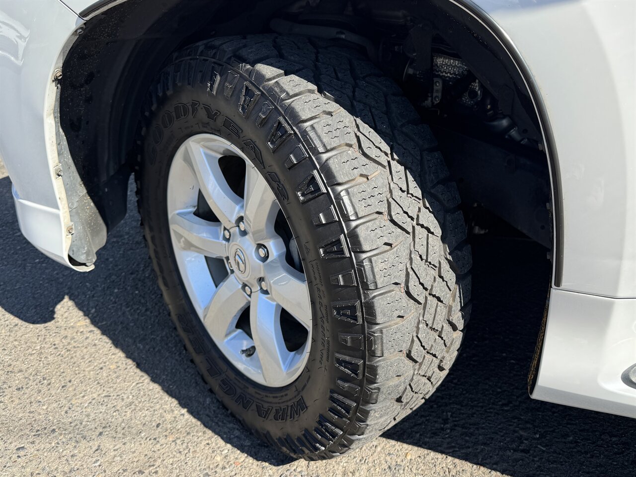 2015 Lexus GX 460   - Photo 31 - Portland, OR 97211