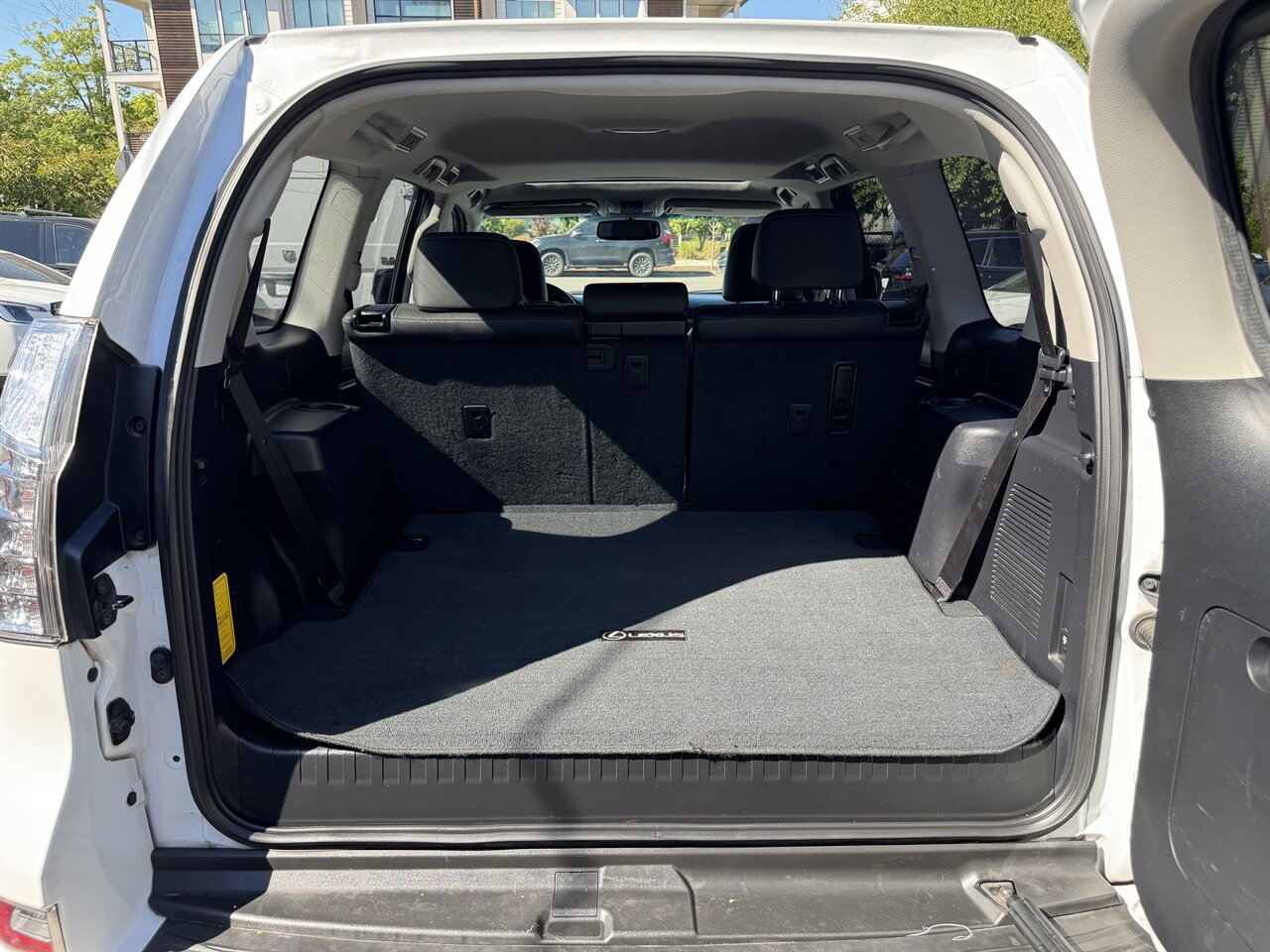 2015 Lexus GX 460   - Photo 15 - Portland, OR 97211