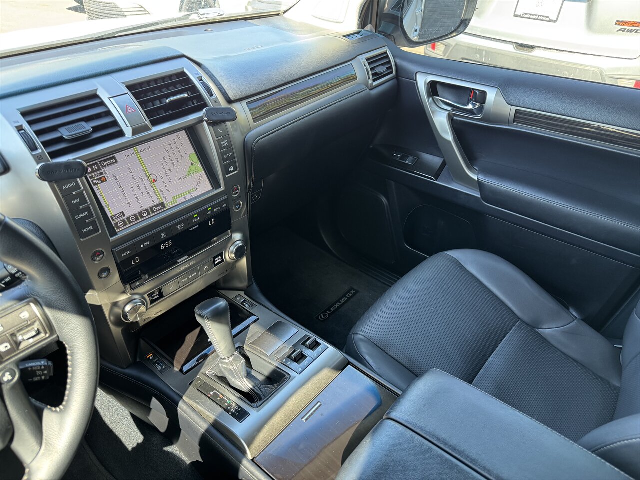2015 Lexus GX 460   - Photo 24 - Portland, OR 97211