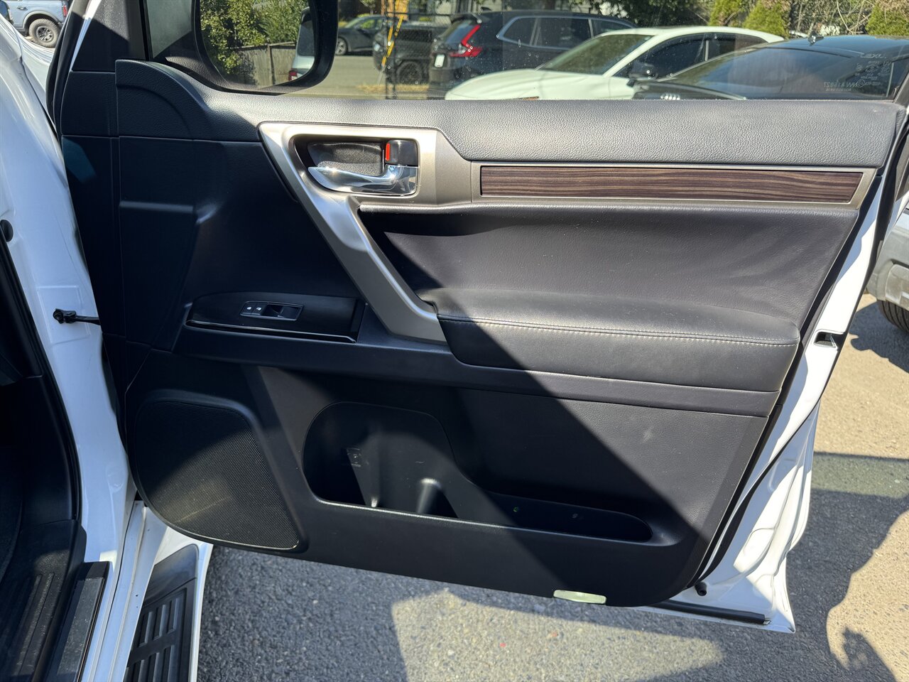 2015 Lexus GX 460   - Photo 19 - Portland, OR 97211