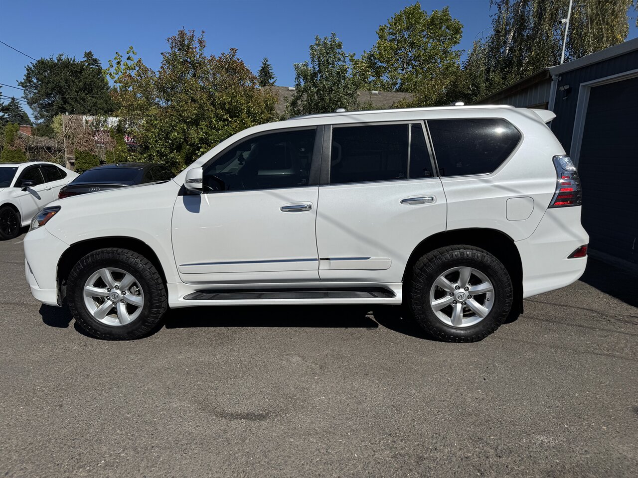 2015 Lexus GX 460   - Photo 4 - Portland, OR 97211
