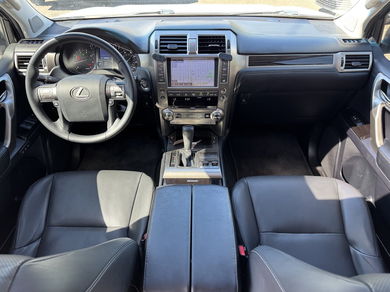 2015 Lexus GX 460   - Photo 14 - Portland, OR 97211