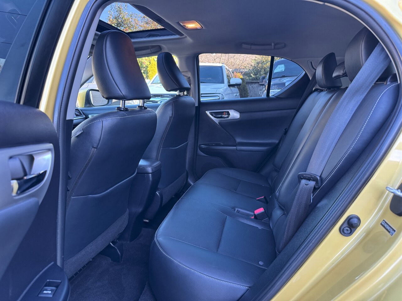 2012 Lexus CT 200h Premium NAV BACKUP CAMERA LEATHER   - Photo 13 - Portland, OR 97211