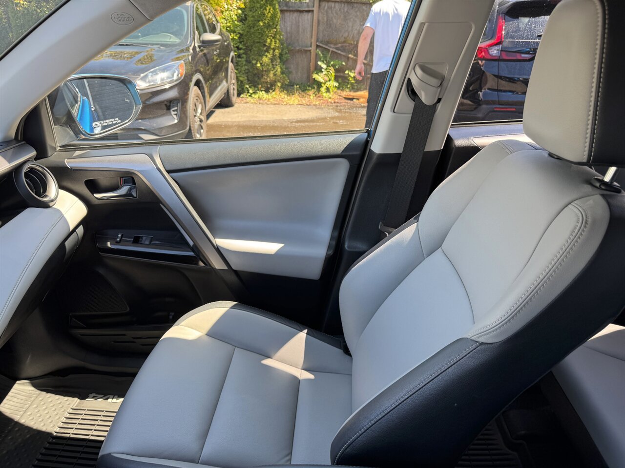 2018 Toyota RAV4 Limited AWD ADAPTIVE CRUISE - Photo 29 - Portland, OR 97211