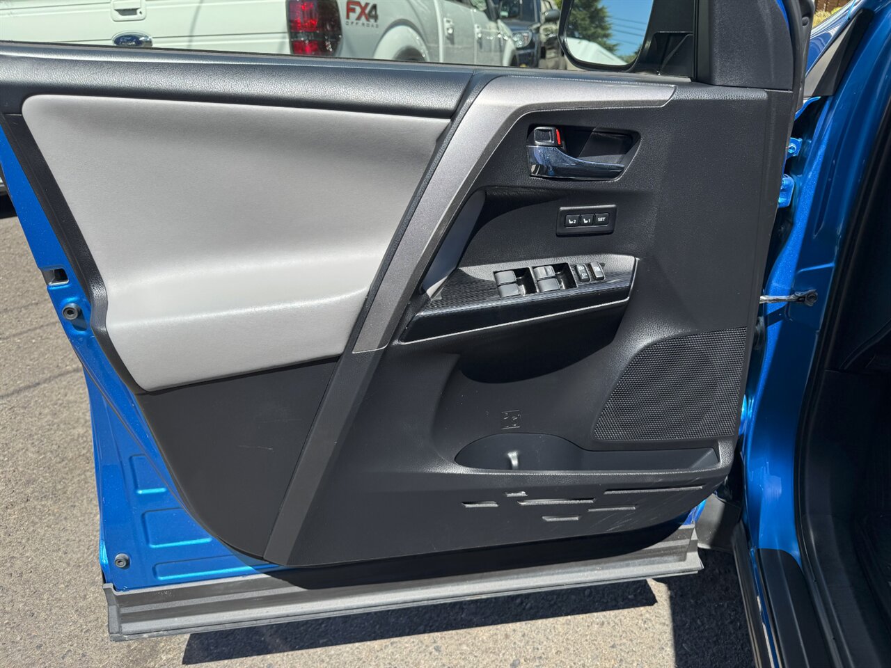 2018 Toyota RAV4 Limited AWD ADAPTIVE CRUISE - Photo 12 - Portland, OR 97211
