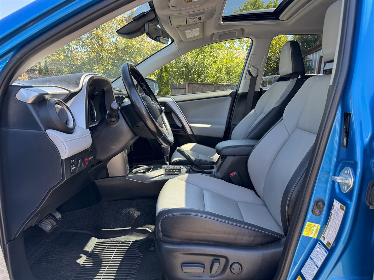 2018 Toyota RAV4 Limited AWD ADAPTIVE CRUISE - Photo 11 - Portland, OR 97211