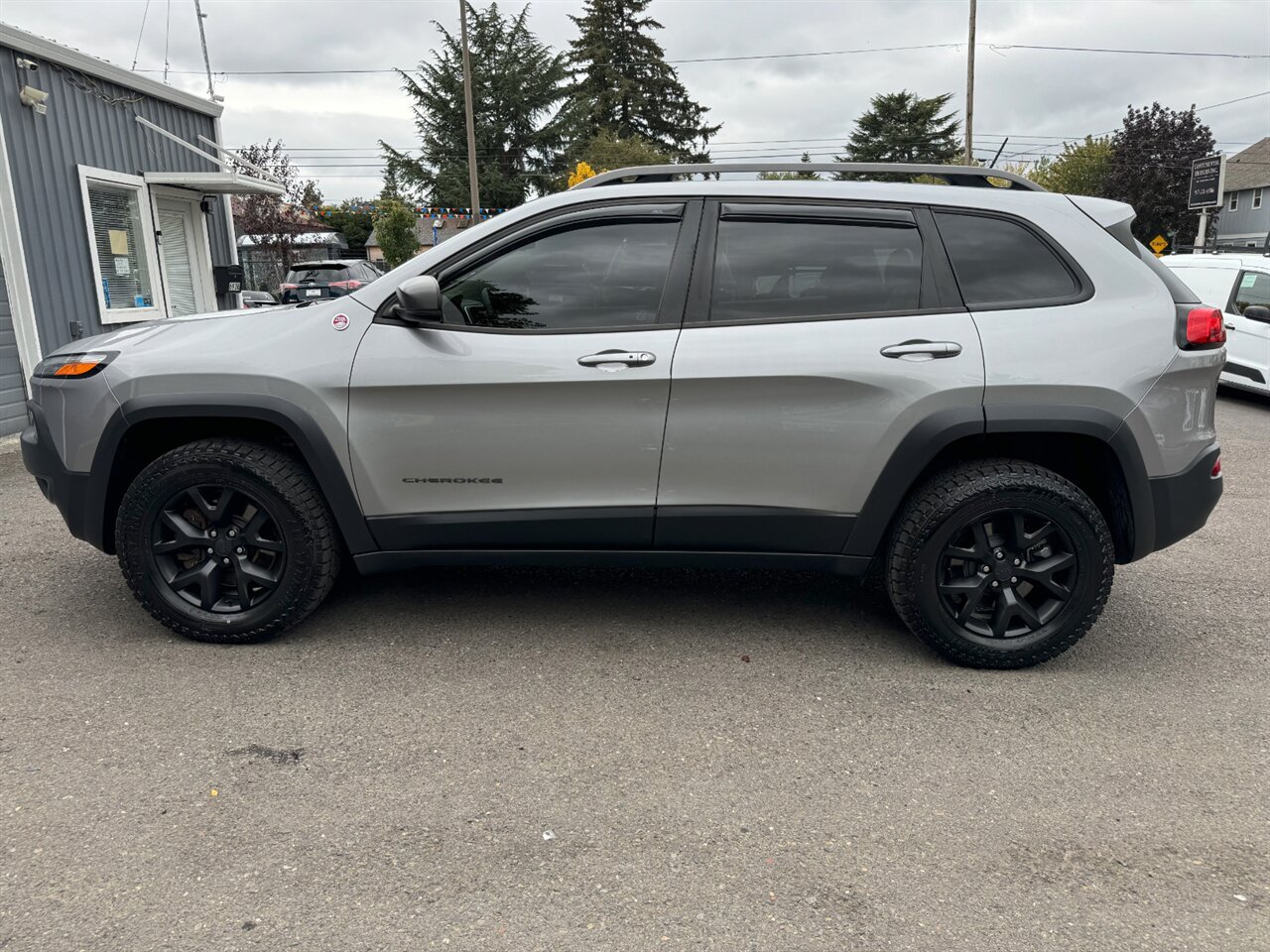 2016 Jeep Cherokee Trailhawk 4WD NAVIGATION LEATHER   - Photo 3 - Portland, OR 97211