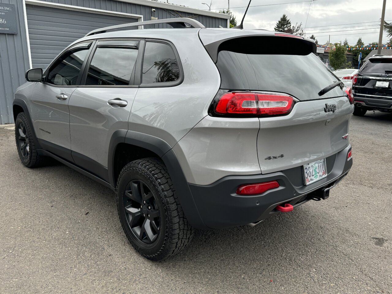 2016 Jeep Cherokee Trailhawk 4WD NAVIGATION LEATHER   - Photo 9 - Portland, OR 97211