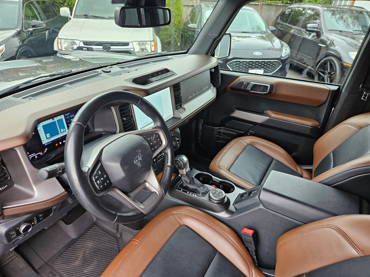 2023 Ford Bronco Outer Banks Advanced - Photo 2 - Portland, OR 97211