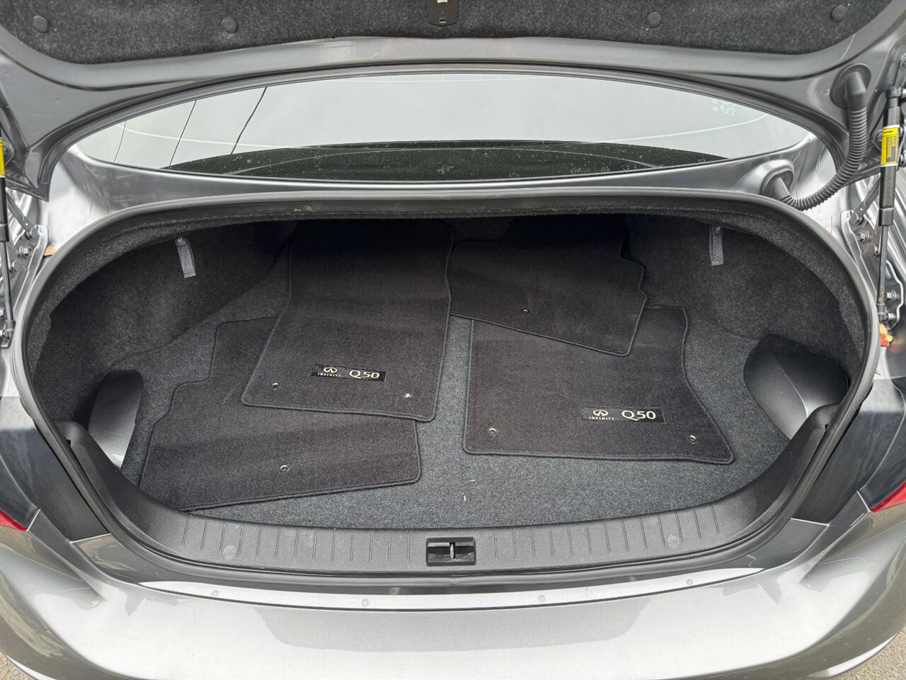 2015 INFINITI Q50 Premium AWD   - Photo 15 - Portland, OR 97211