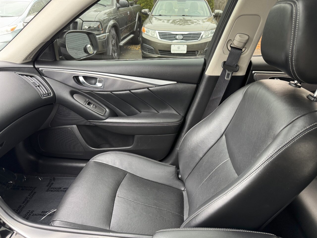 2015 INFINITI Q50 Premium AWD   - Photo 25 - Portland, OR 97211