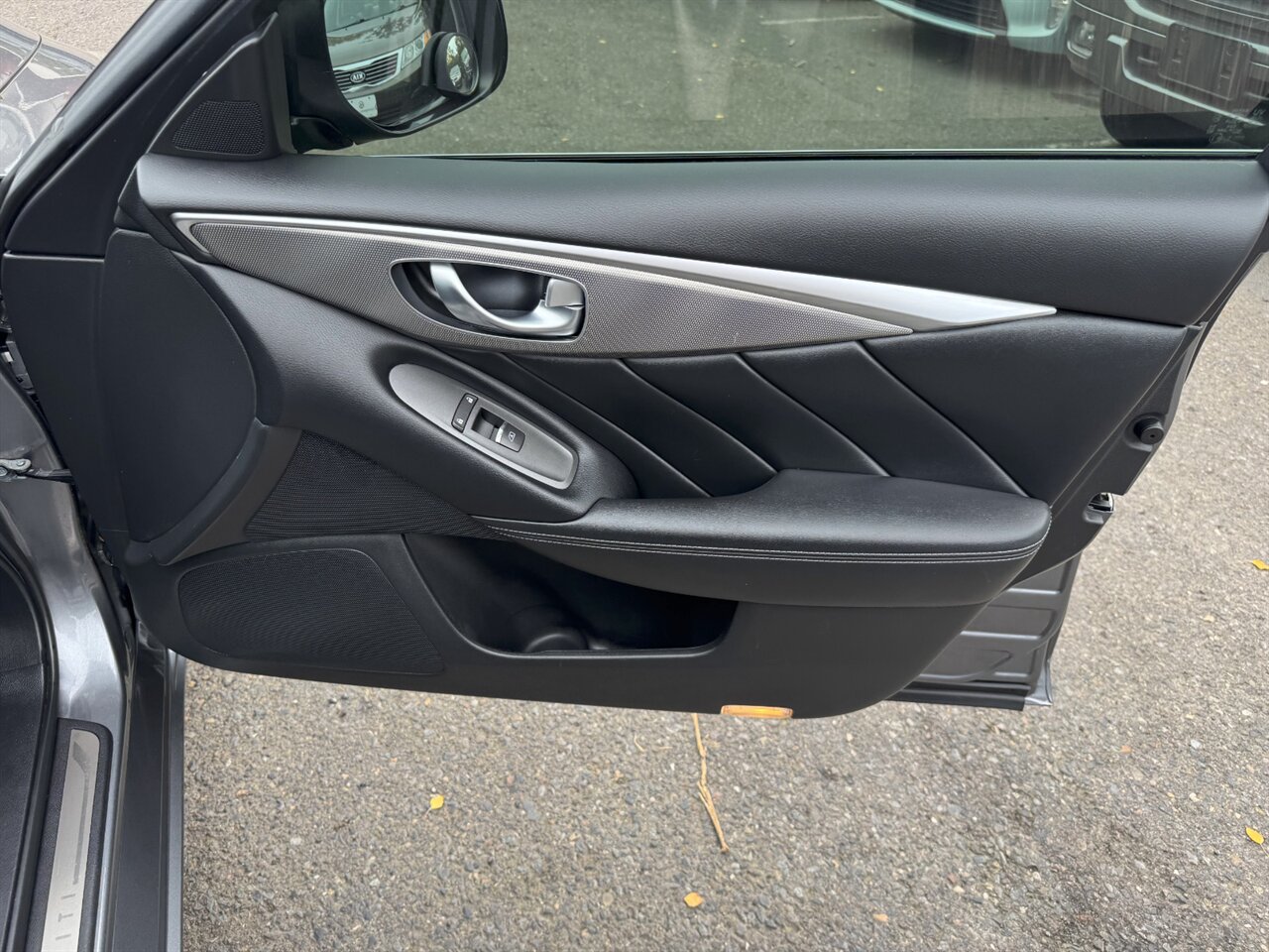 2015 INFINITI Q50 Premium AWD   - Photo 19 - Portland, OR 97211