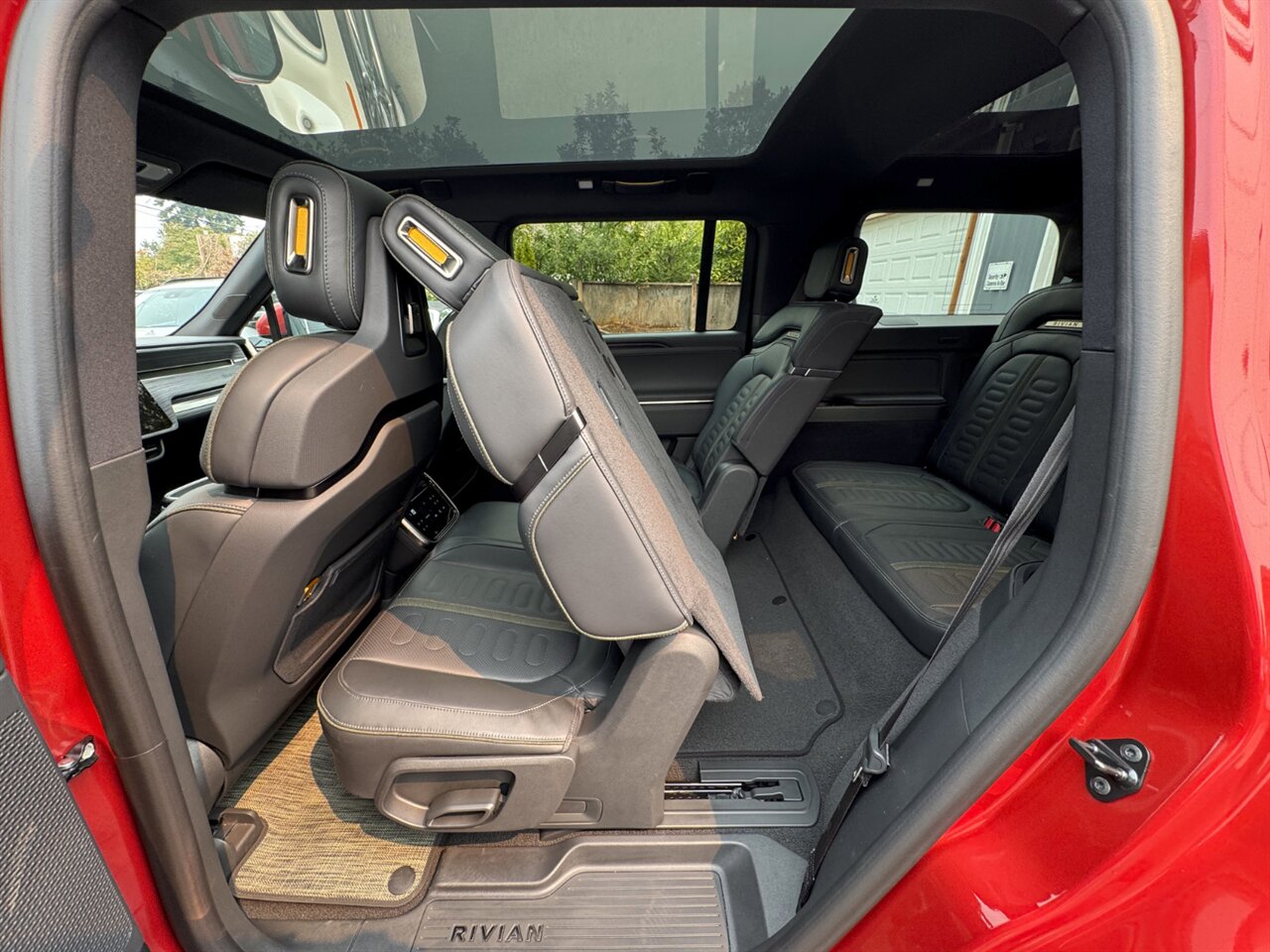 2025 Rivian R1S Adventure - Photo 17 - Portland, OR 97211
