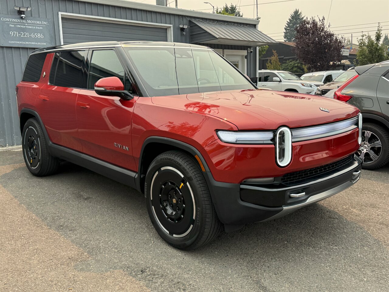 2025 Rivian R1S Adventure - Photo 6 - Portland, OR 97211
