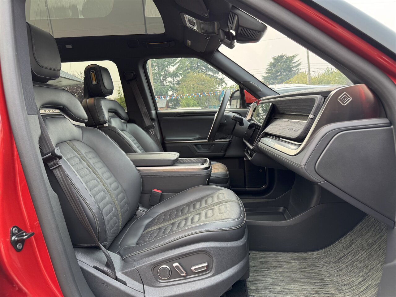 2025 Rivian R1S Adventure - Photo 24 - Portland, OR 97211