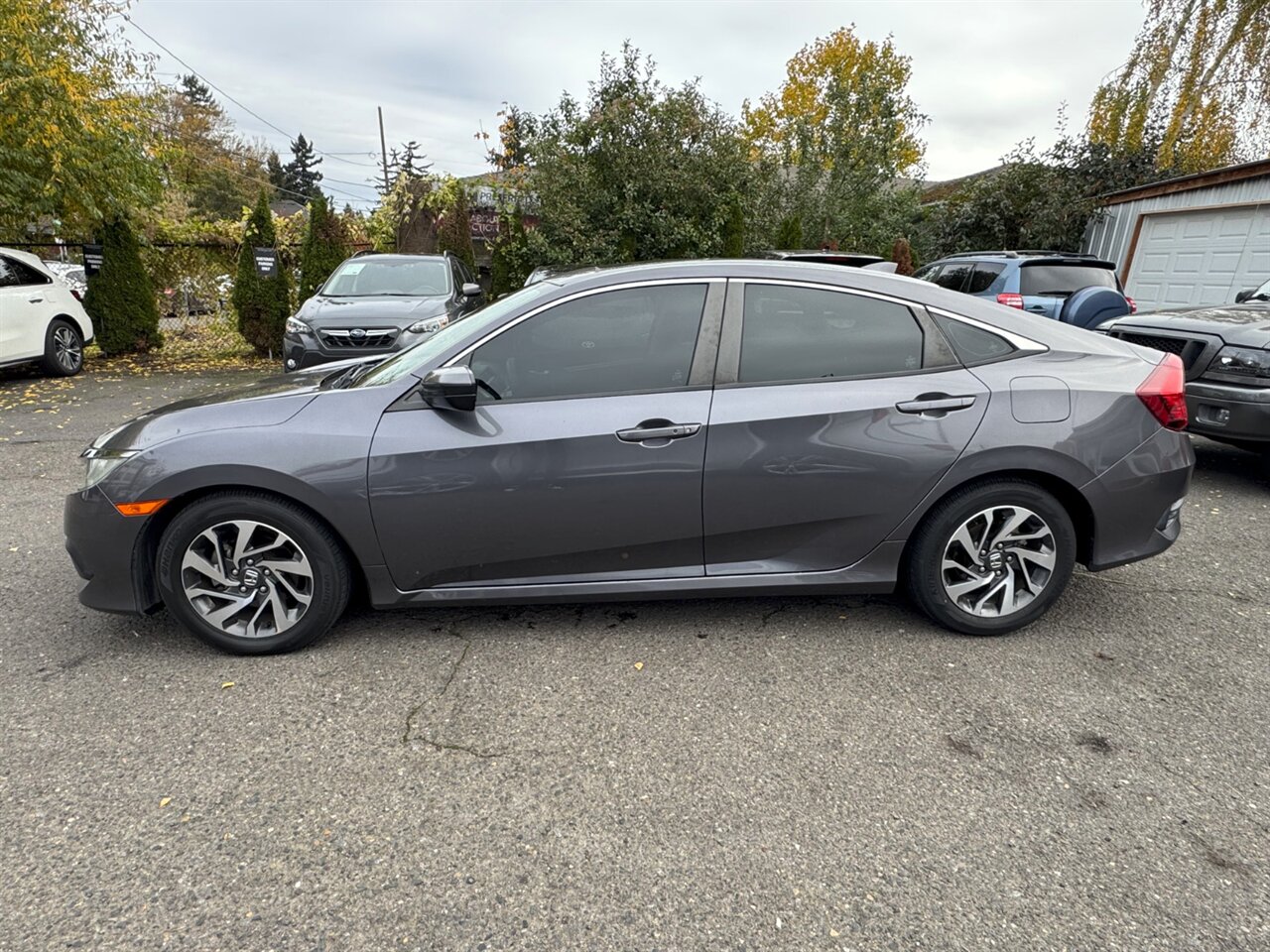 2017 Honda Civic EX   - Photo 4 - Portland, OR 97211