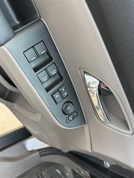 2014 Honda Odyssey EX-L LEATHER ONLY 45K MILES   - Photo 24 - Portland, OR 97211