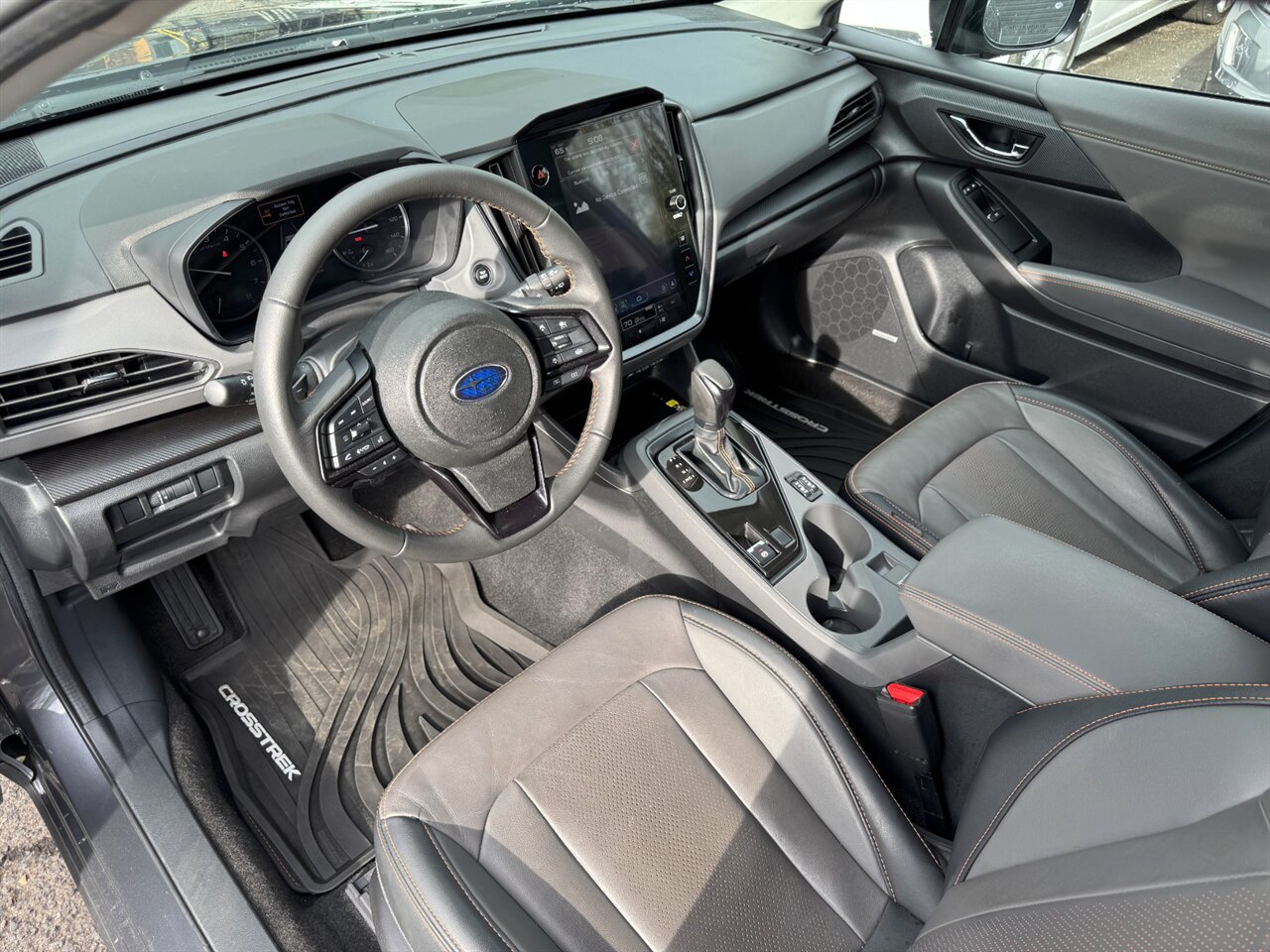 2025 Subaru Crosstrek Limited ONLY 16K MILES ADAPTIVE - Photo 2 - Portland, OR 97211