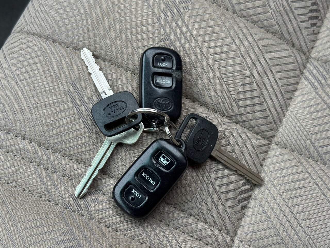 2002 Toyota 4Runner SR5 4WD - LOCAL WASHINGTON CAR. - Photo 33 - Portland, OR 97211