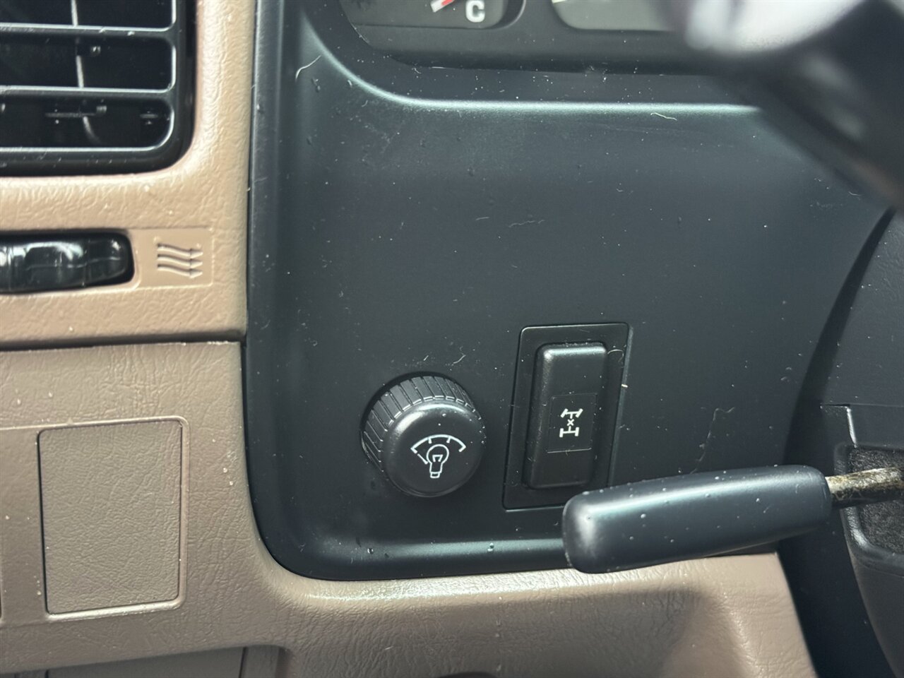 2002 Toyota 4Runner SR5 4WD - LOCAL WASHINGTON CAR. - Photo 27 - Portland, OR 97211